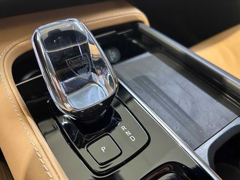 Volvo  Ultra, T8 AWD Bright