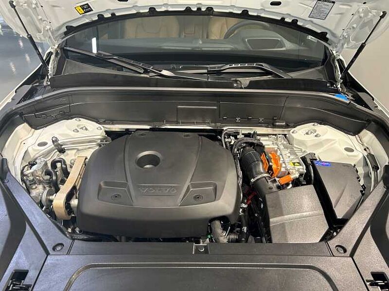 Volvo  Ultra, T8 AWD Bright