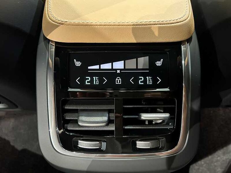 Volvo  Recharge Ultimate, T8 AWD Bright