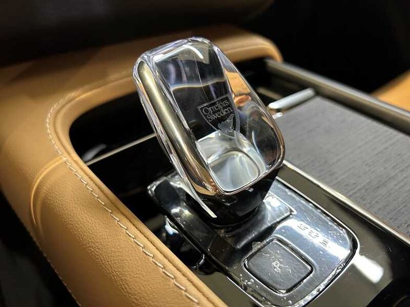 Volvo  Recharge Ultimate, T8 AWD Bright