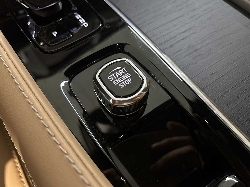 Volvo Ultra, T8 AWD, 브라이트