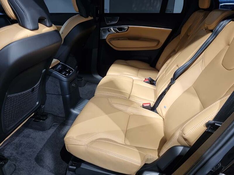 Volvo  Recharge Ultimate T8 AWD 브라이트