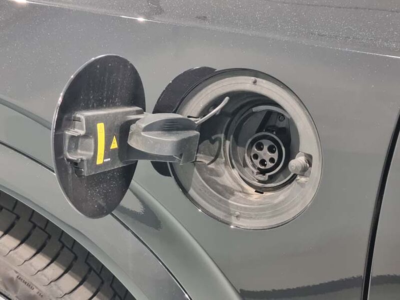 Volvo  Recharge Ultimate T8 AWD 브라이트