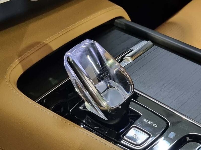 Volvo  Recharge Ultimate T8 AWD 브라이트