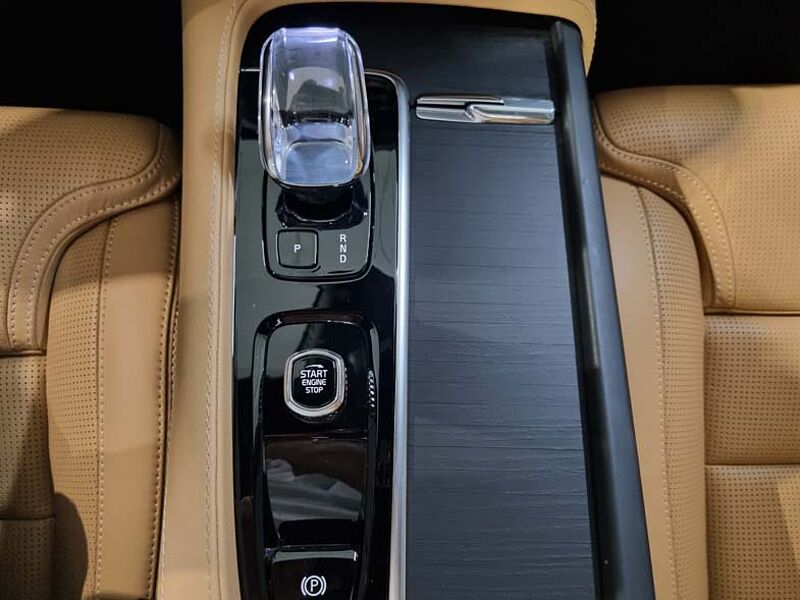 Volvo  Recharge Ultimate T8 AWD 브라이트