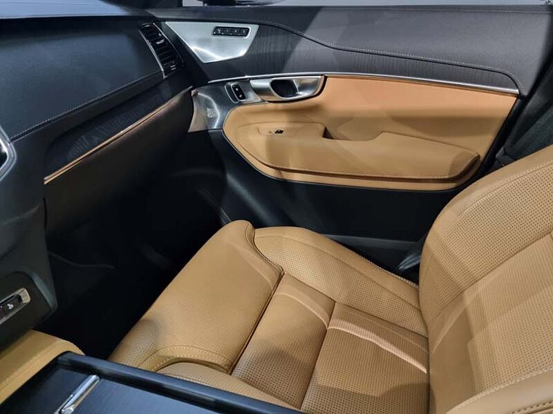 Volvo  Recharge Ultimate T8 AWD 브라이트