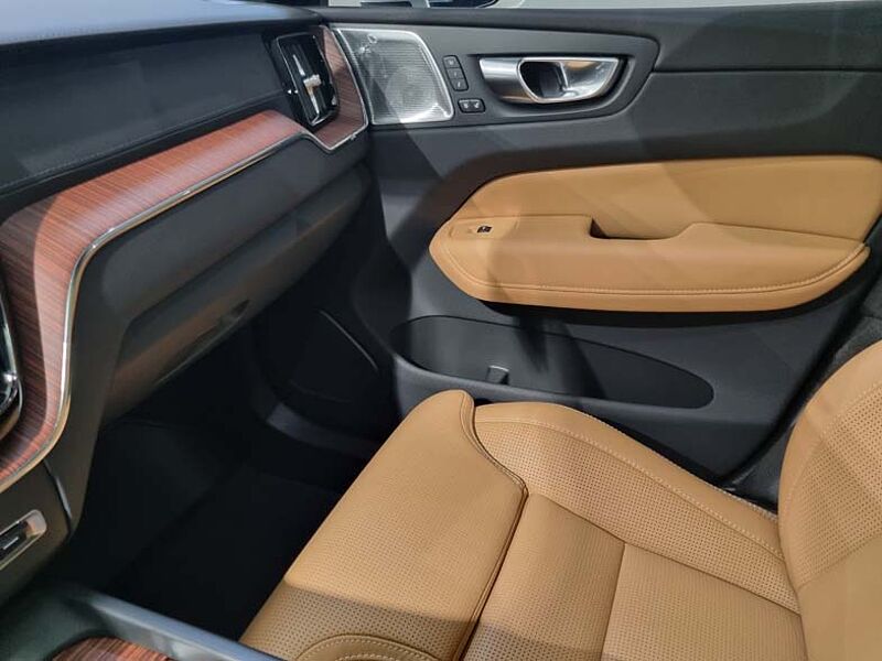 Volvo  Ultra T8 AWD 브라이트