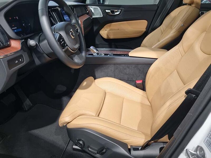 Volvo  Ultra T8 AWD 브라이트