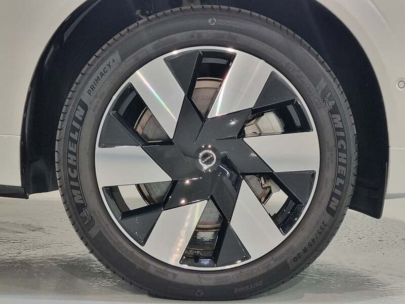 Volvo  Ultra T8 AWD 브라이트