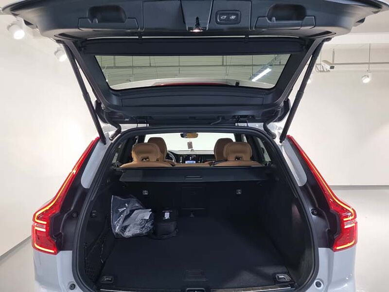 Volvo  Ultra T8 AWD 브라이트