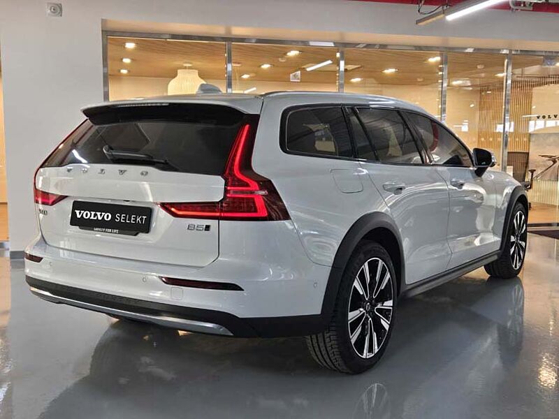 Volvo  Ultra, B5 AWD