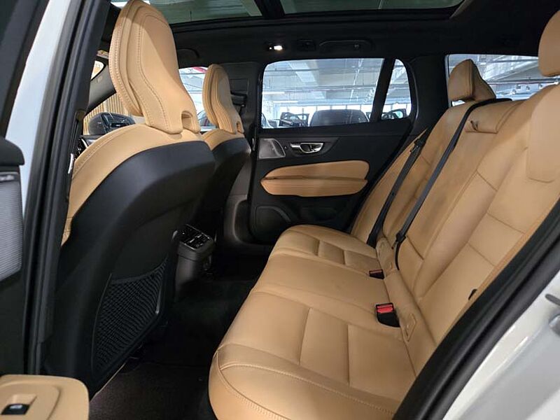 Volvo  Ultra, B5 AWD