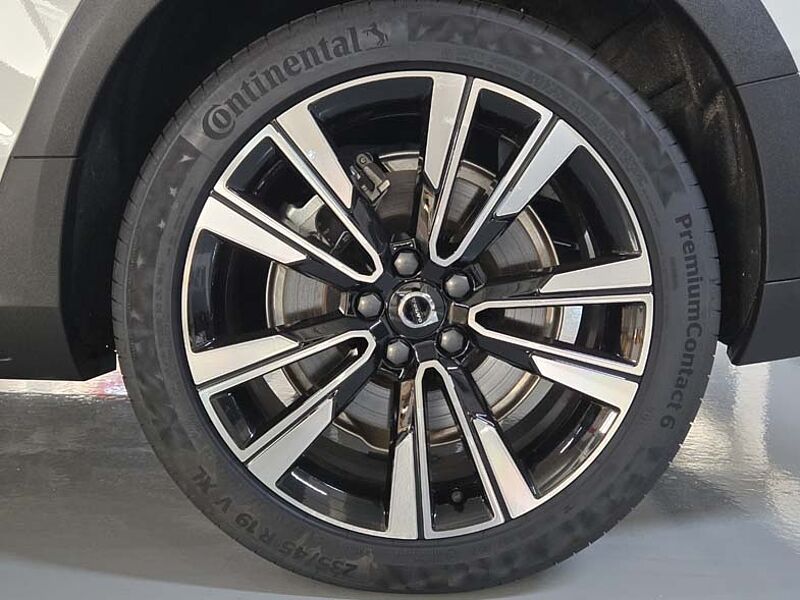 Volvo  Ultra, B5 AWD