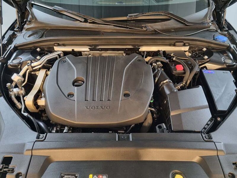 Volvo  Ultimate, B5 AWD