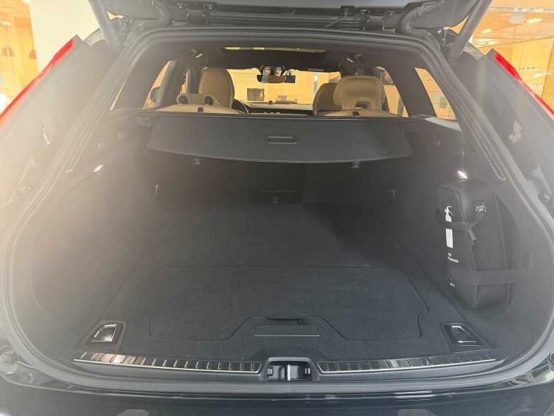 Volvo  Ultimate, B5 AWD 브라이트