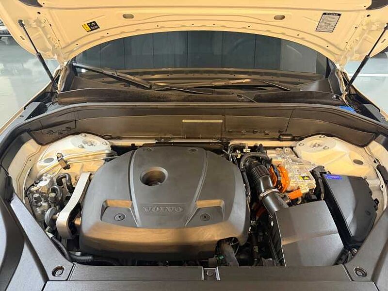 Volvo  Ultra, T8 AWD