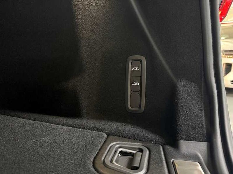 Volvo  Ultra, B5 AWD