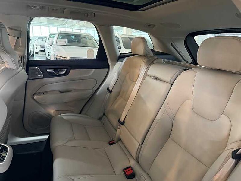 Volvo  Ultra, B5 AWD