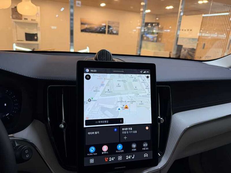 Volvo  Ultra, B5 AWD