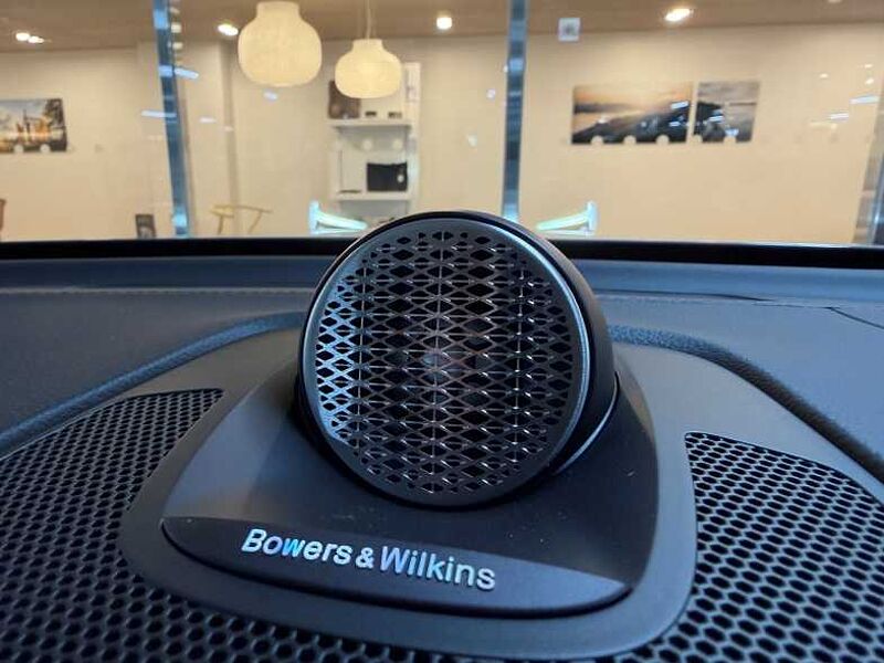 Volvo  Ultra, B5 AWD