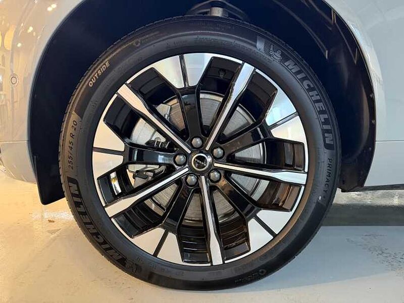 Volvo  Ultra, B5 AWD