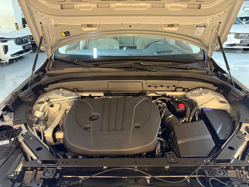 Volvo  Ultra, B5 AWD