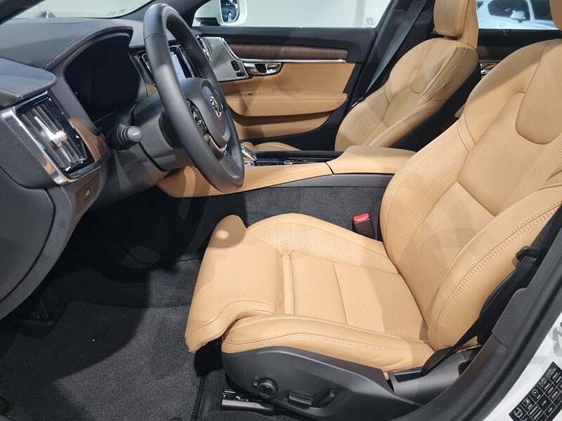 Volvo  Ultra, B5 AWD