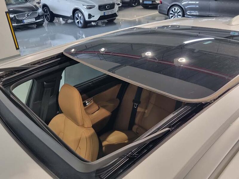 Volvo  Ultra, B5 AWD