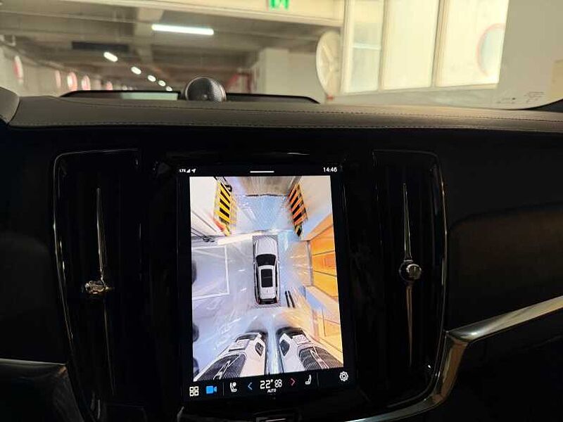 Volvo  Ultimate, B5 AWD, 브라이트