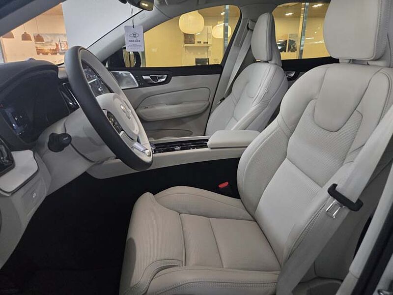 Volvo Ultra, B5 AWD 가솔린, 다크