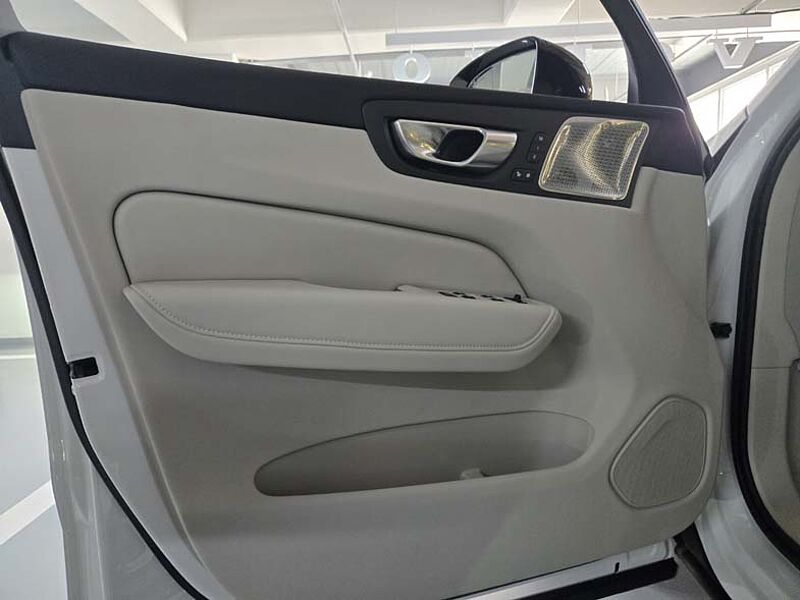 Volvo Ultra, B5 AWD 가솔린, 다크