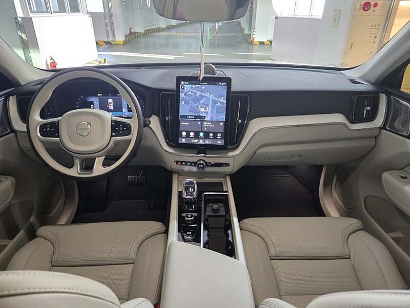 Volvo Ultra, B5 AWD 가솔린, 다크