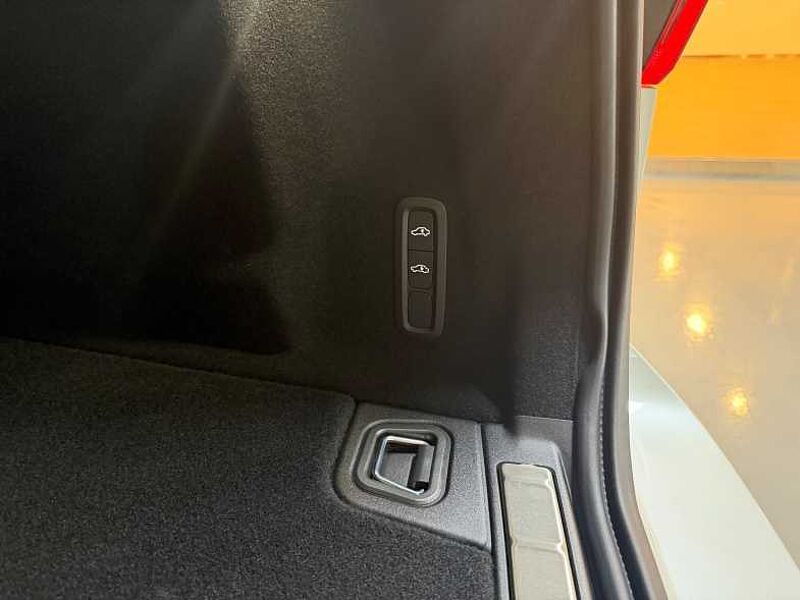 Volvo Ultra, B5 AWD 다크 에어서스