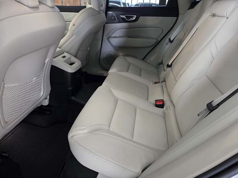 Volvo  Ultra, T8 AWD 플러그-인 하이브리드, 전기/가솔린, 브라이트