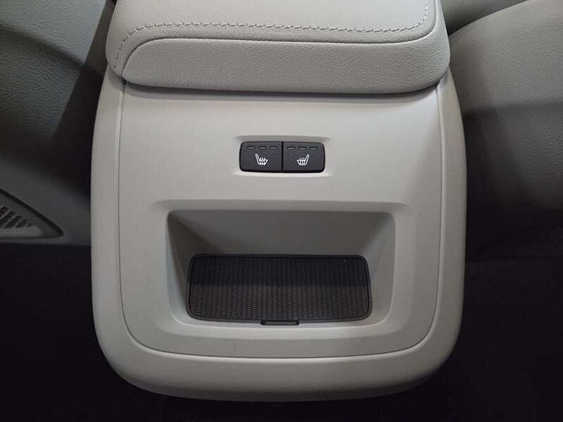 Volvo  Ultra, T8 AWD 플러그-인 하이브리드, 전기/가솔린, 브라이트