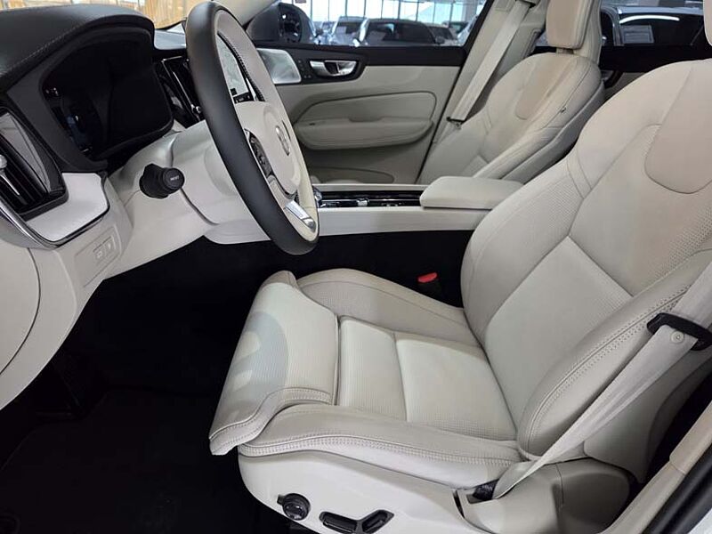 Volvo  Ultra, T8 AWD 플러그-인 하이브리드, 전기/가솔린, 브라이트