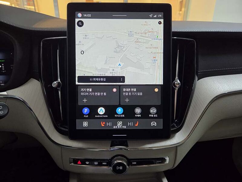 Volvo  Ultra, T8 AWD 플러그-인 하이브리드, 전기/가솔린, 브라이트