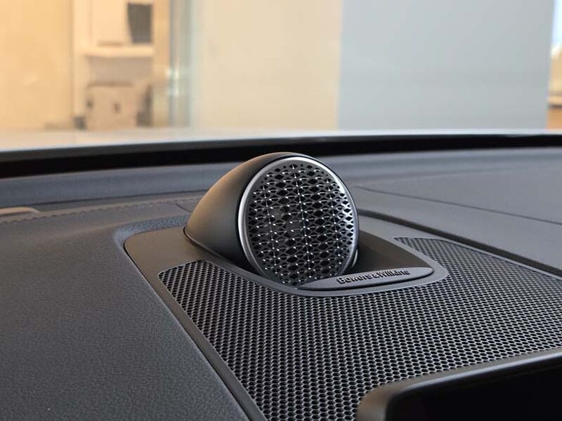 Volvo  Ultra, T8 AWD 플러그-인 하이브리드, 전기/가솔린, 브라이트