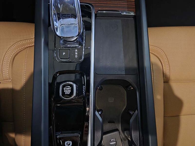 Volvo  T8 AWD 플러그-인 하이브리드