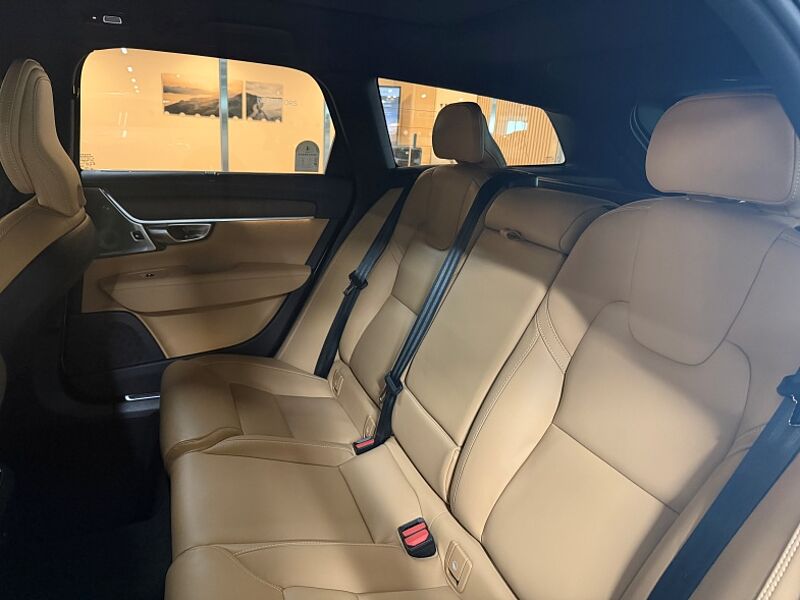 Volvo Ultra, B5 AWD 브라이트