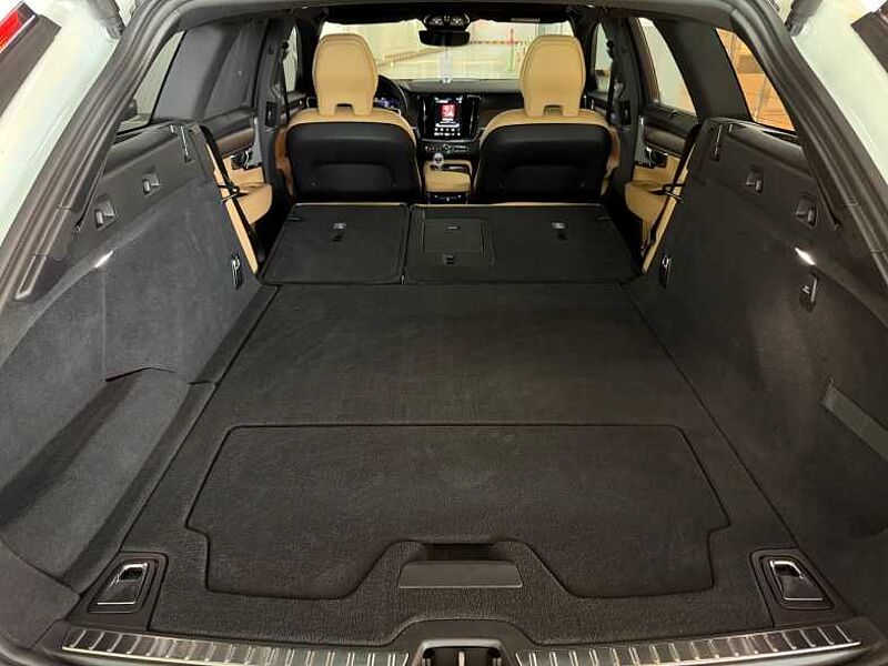 Volvo Ultra, B5 AWD 브라이트