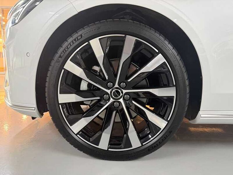 Volvo  Ultra, B5 마일드 하이브리드, 브라이트