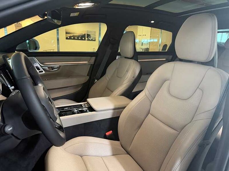 Volvo  Ultra, B5 마일드 하이브리드, 브라이트