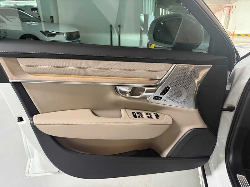 Volvo  Ultra, B5 마일드 하이브리드, 브라이트