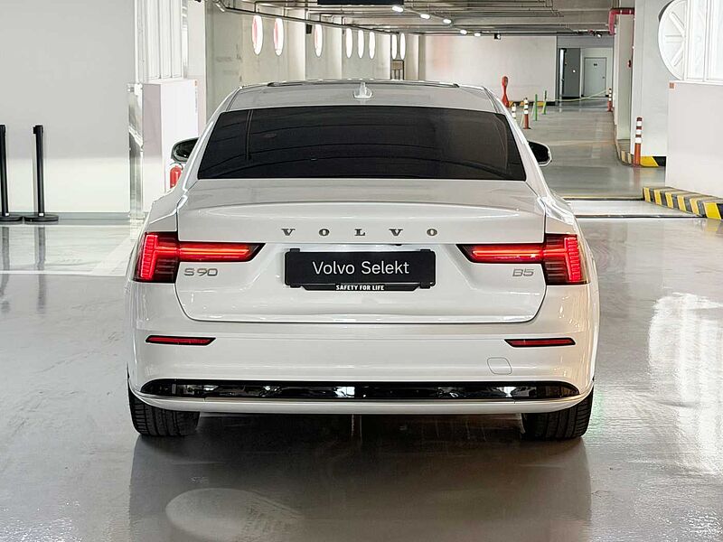 Volvo  Ultra, B5 마일드 하이브리드, 브라이트