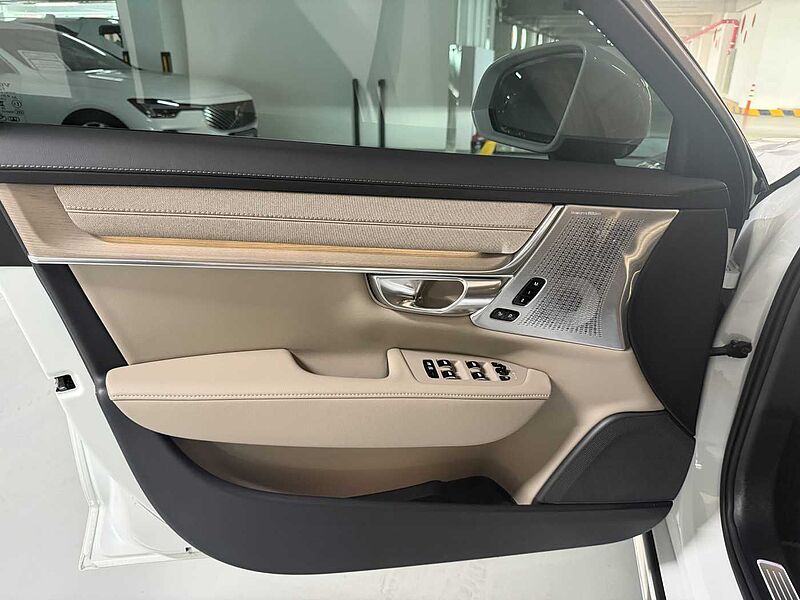 Volvo  Ultra, B5 마일드 하이브리드, 브라이트