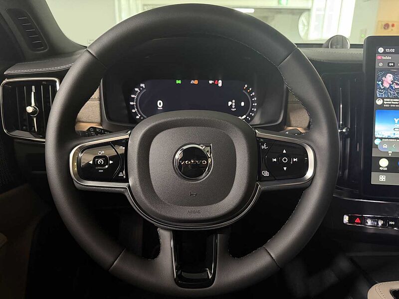 Volvo  Ultra, B5 마일드 하이브리드, 브라이트