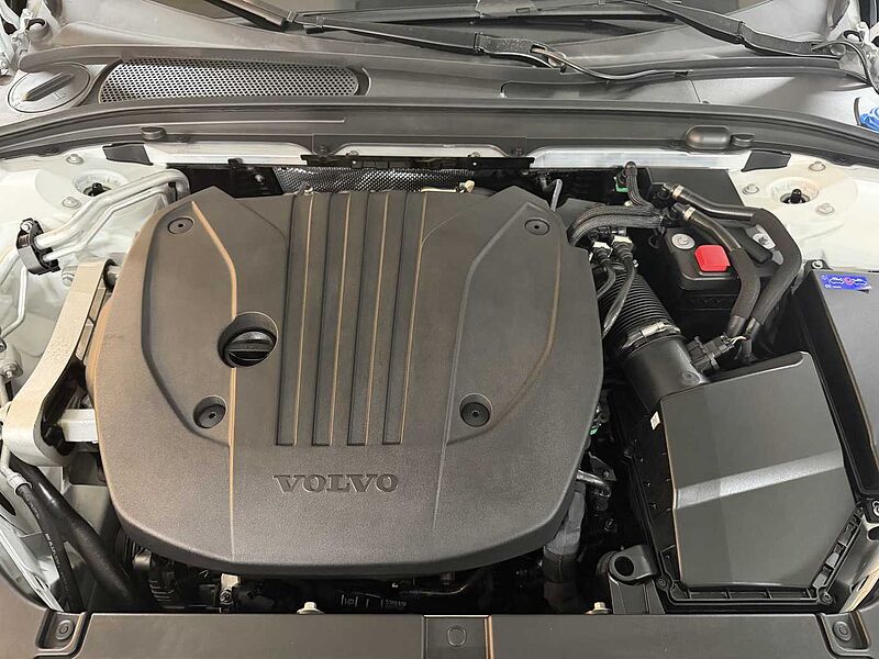 Volvo  Ultra, B5 마일드 하이브리드, 브라이트