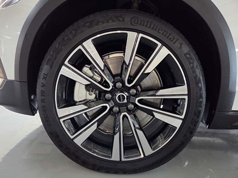 Volvo  Ultra, B5 AWD