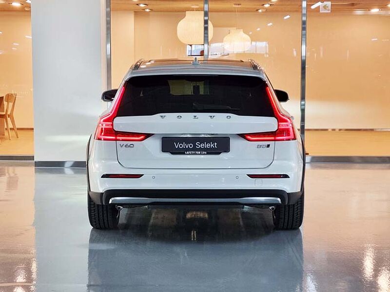 Volvo  Ultra, B5 AWD